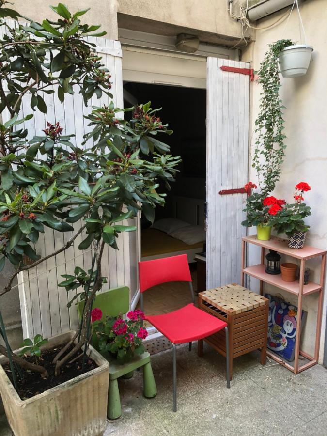 Guesthouse Familial Pour 1,2,3,4 Personnes De 42M2-Accessible Handic -Rez De Chaussee-Vues Sur Rue Et Patio Prive - Sejour,Chambre Separee,Cuisine,Salle De Bain,Lit Double Et Canape-Lit 2Pers-Entree De La Rue Berzelius-5 Minutes Du Metro Brochant-Lig Париж Экстерьер фото