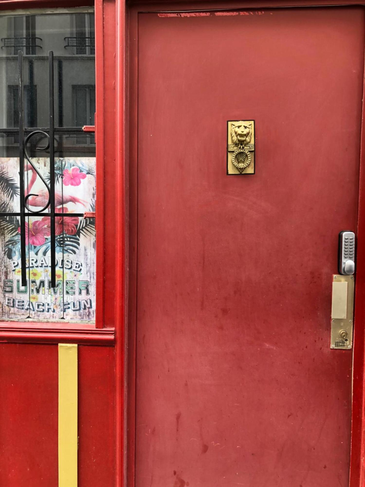 Guesthouse Familial Pour 1,2,3,4 Personnes De 42M2-Accessible Handic -Rez De Chaussee-Vues Sur Rue Et Patio Prive - Sejour,Chambre Separee,Cuisine,Salle De Bain,Lit Double Et Canape-Lit 2Pers-Entree De La Rue Berzelius-5 Minutes Du Metro Brochant-Lig Париж Экстерьер фото