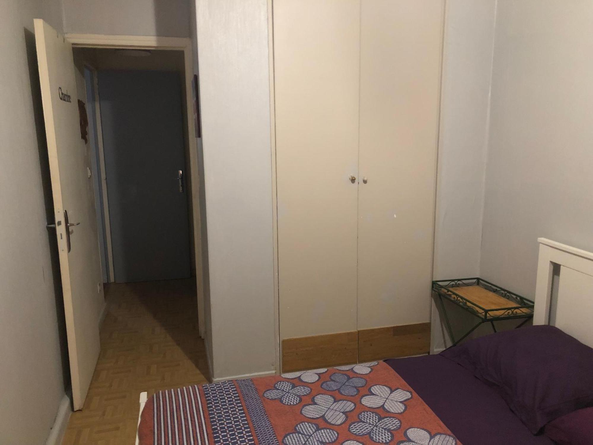 Guesthouse Familial Pour 1,2,3,4 Personnes De 42M2-Accessible Handic -Rez De Chaussee-Vues Sur Rue Et Patio Prive - Sejour,Chambre Separee,Cuisine,Salle De Bain,Lit Double Et Canape-Lit 2Pers-Entree De La Rue Berzelius-5 Minutes Du Metro Brochant-Lig Париж Экстерьер фото