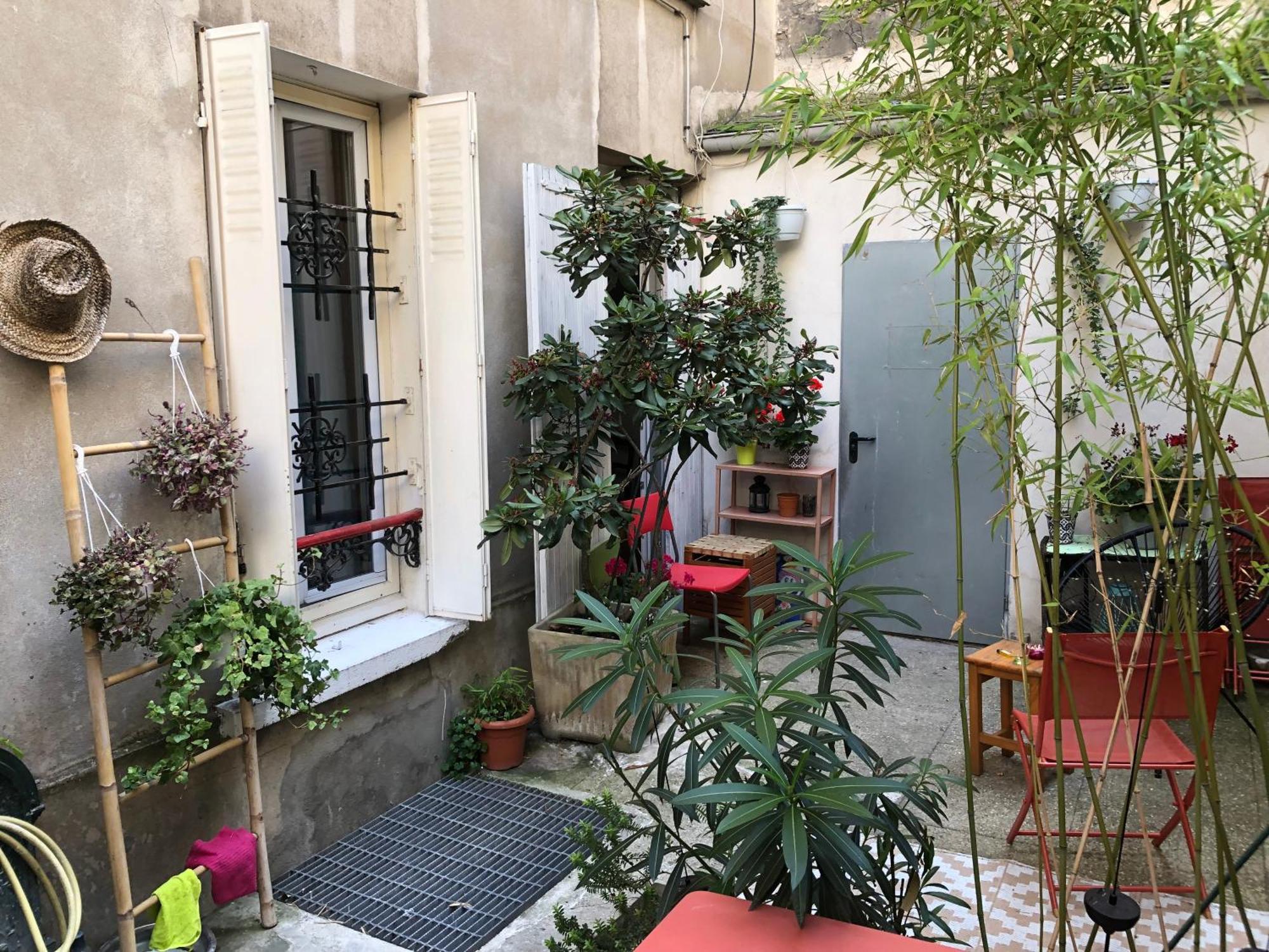 Guesthouse Familial Pour 1,2,3,4 Personnes De 42M2-Accessible Handic -Rez De Chaussee-Vues Sur Rue Et Patio Prive - Sejour,Chambre Separee,Cuisine,Salle De Bain,Lit Double Et Canape-Lit 2Pers-Entree De La Rue Berzelius-5 Minutes Du Metro Brochant-Lig Париж Экстерьер фото