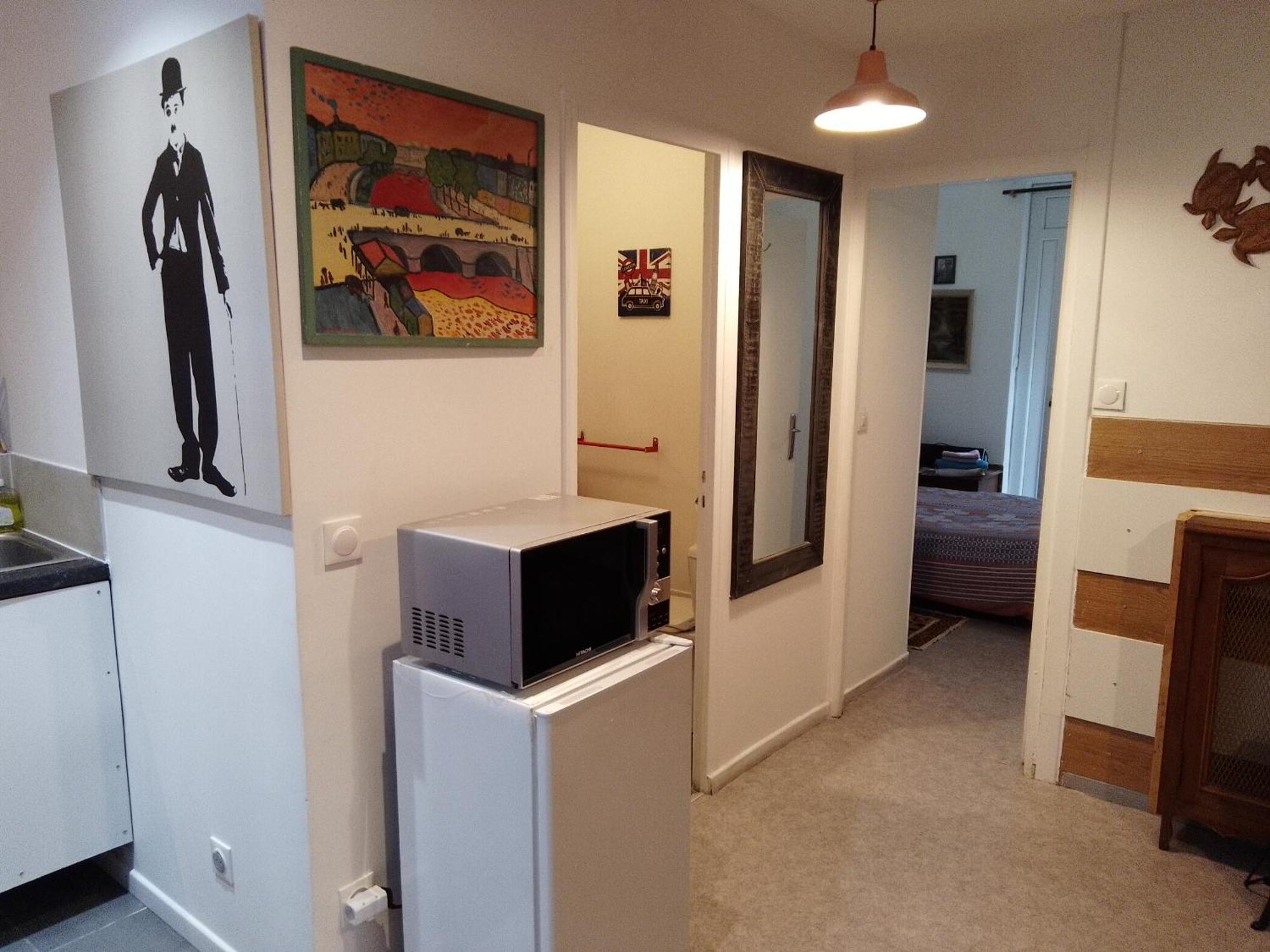 Guesthouse Familial Pour 1,2,3,4 Personnes De 42M2-Accessible Handic -Rez De Chaussee-Vues Sur Rue Et Patio Prive - Sejour,Chambre Separee,Cuisine,Salle De Bain,Lit Double Et Canape-Lit 2Pers-Entree De La Rue Berzelius-5 Minutes Du Metro Brochant-Lig Париж Экстерьер фото